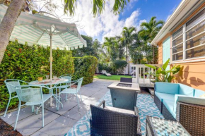 Yard and Hot Tub Historic Lake Worth Cottage!